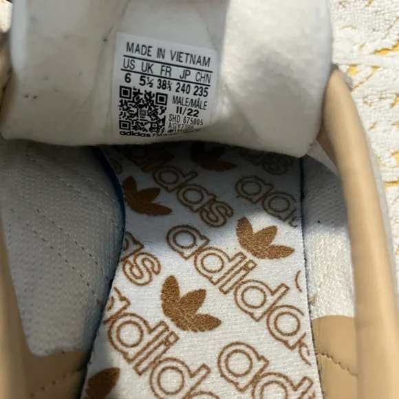 Adidas Originals Men’s 6 Munchen
Cream Faux Leather White Mesa Sneakers
AGY7399 - Picture 4 of 9